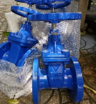 Van cửa mặt bích